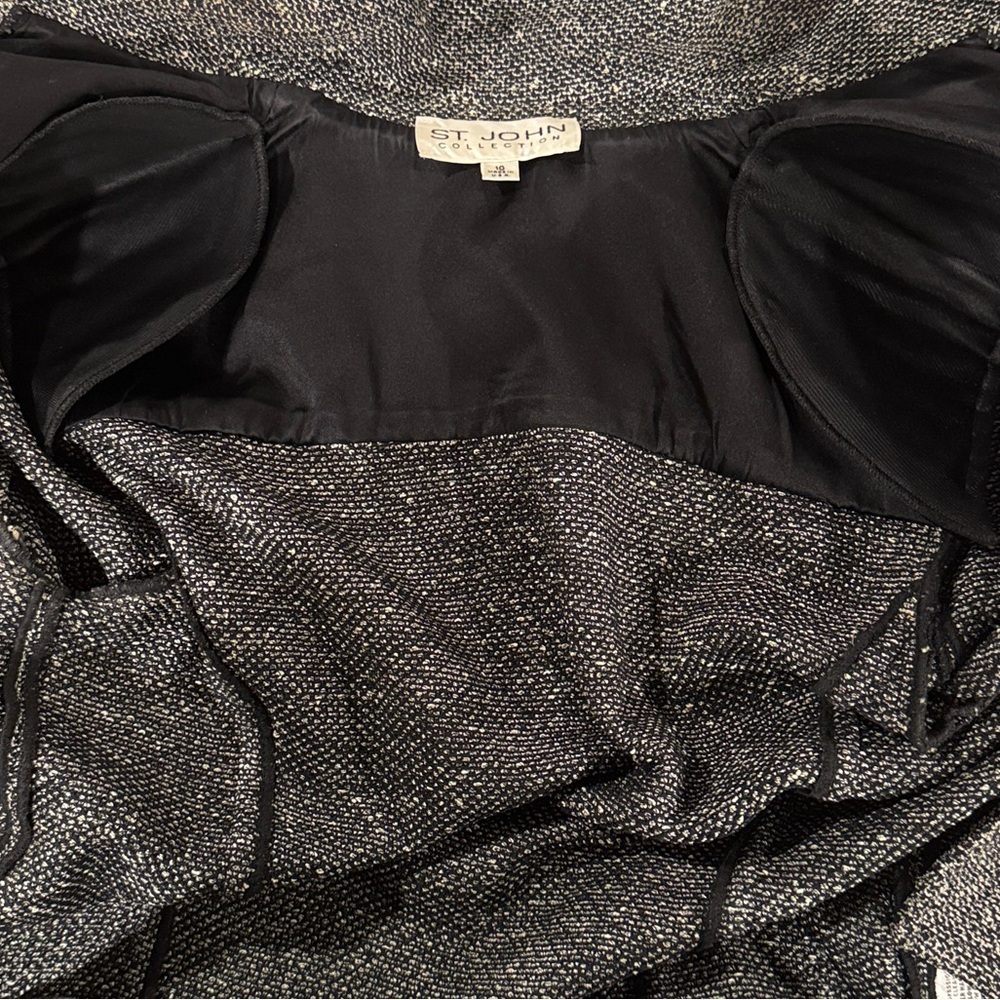 St. JOHN COLLECTION 10 Black White Tweed 3/4 Sleeve Metallic Fringe Trim Jacket - Picture 14 of 15